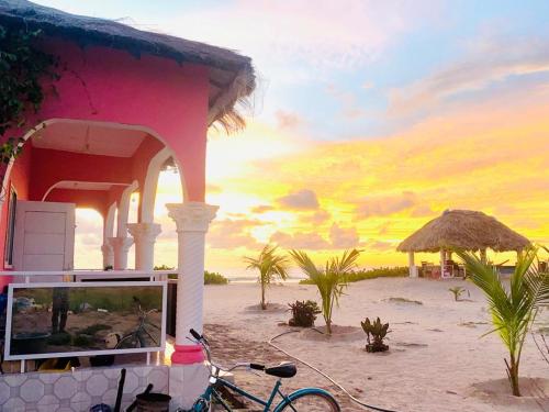 Vista exterior, Flamingo Beach in Sanyang