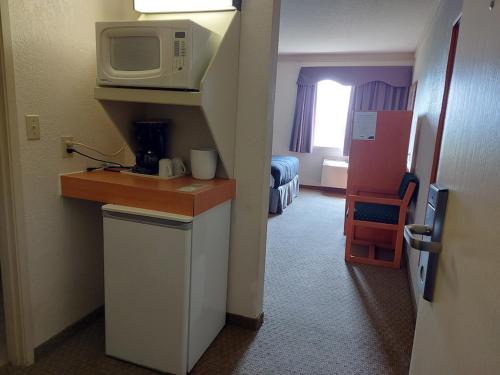 Tamarack Inn in Rocky Mountain House