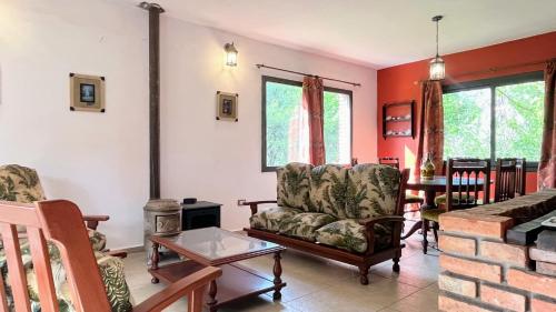 Iekārtas, Casa completa con piscina y quincho en Ascochinga, 4 habitaciones, zona golf in Ascochinga