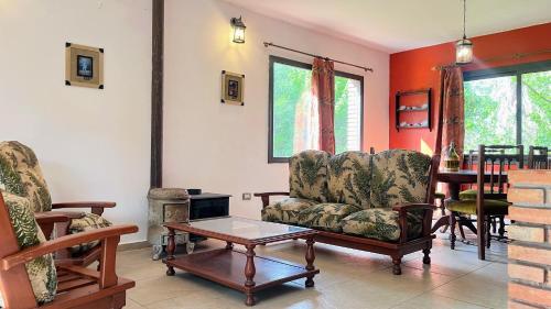 Iekārtas, Casa completa con piscina y quincho en Ascochinga, 4 habitaciones, zona golf in Ascochinga