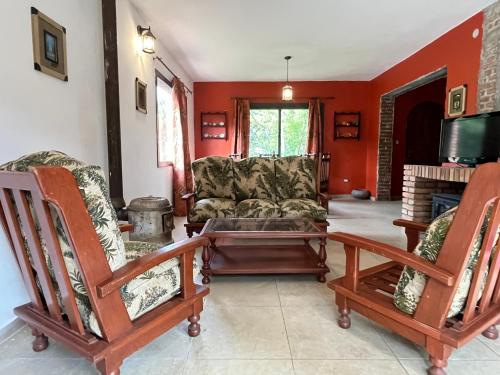 Casa completa con piscina y quincho en Ascochinga, 4 habitaciones, zona golf in Ascochinga