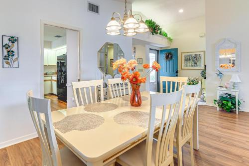 9 Mi to Caspersen Beach Lake-View Home with Porch! in Plantation (Florida)