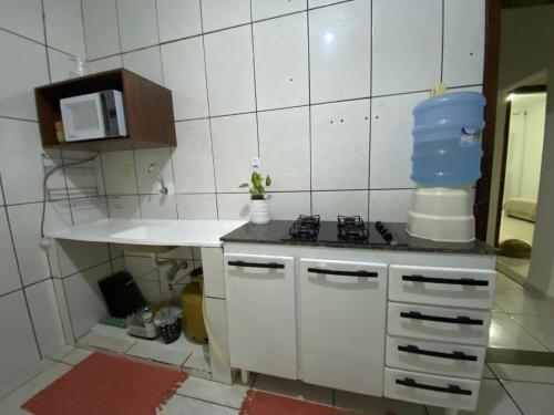 bucătărie, Apartamento inteiro 02 quartos, no térreo - hospeda confortavelmente até 6 pessoas - Ipatinga -MG (Apartamento inteiro 02 quartos, no terreo - hospeda confortavelmente ate 6 pessoas - Ipatinga -MG) in Ipatinga