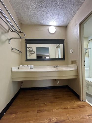 Live In Lodge Gainesville – Gainesville, GA
