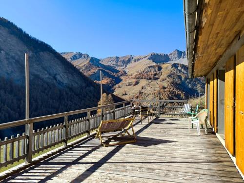 Authentique chalet du Queyras - Saint Véran - Parc naturel du Queyras (Authentique chalet du Queyras - Saint Veran - Parc naturel du Queyras) in Aiguilles