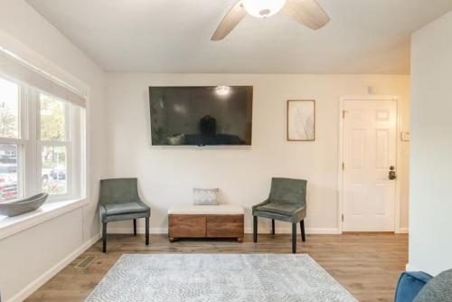 Private Ranch - Entire Home - 3 Bed Room - Hot Tub - King Bed - Fenced Yard - Pets & Kids Welcome - Game Shed - Free WiFi, Columbus (Foto 7)