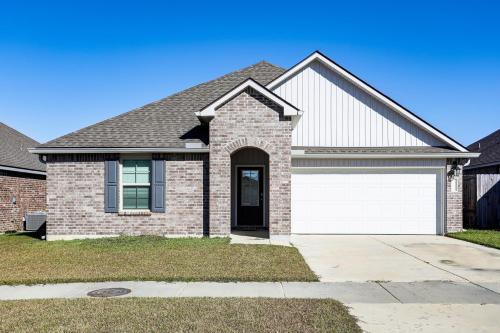 . 13 Mi to Baton Rouge: Family-Friendly Home