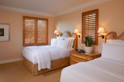 1 king bed, 2 queen beds