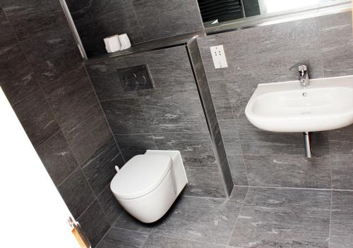 Gidea Park Hotel - image 12