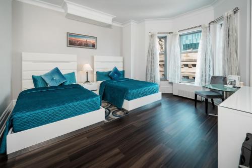 room detail thumbnail 1