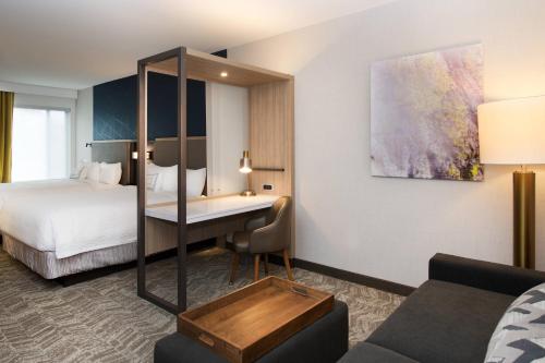Queen Suite with Two Queen Beds, Sofa Bed