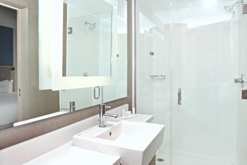 SpringHill Suites by Marriott Seattle Issaquah - image 2