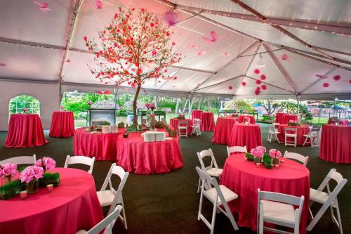 Trumbull Marriott Shelton - image 12