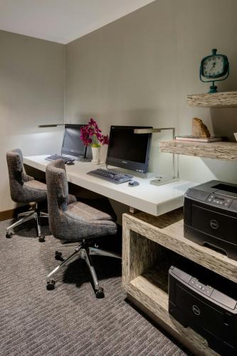 Residence Inn by Marriott Portsmouth - image 14