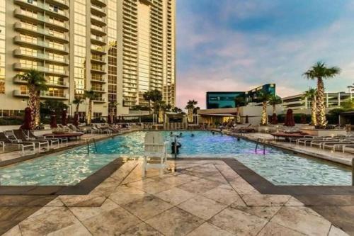Amazing Strip View - Balcony Suite - The Signature MGM 24707, Las Vegas (photo 4)