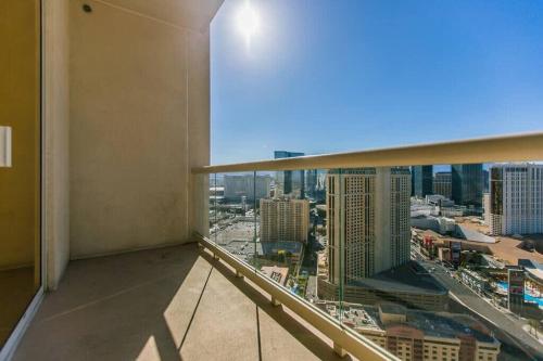 Amazing Strip View - Balcony Suite - The Signature MGM 24707, Las Vegas (photo 6)