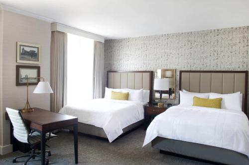 1 queen bed