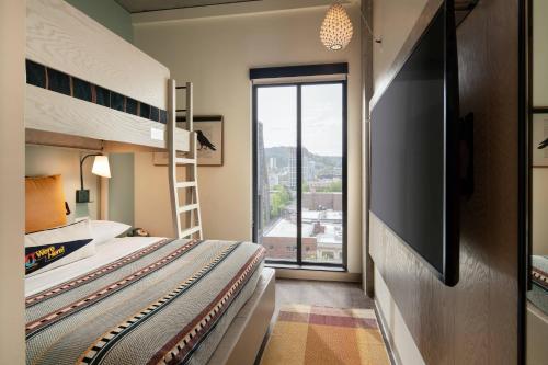 1 bunk bed