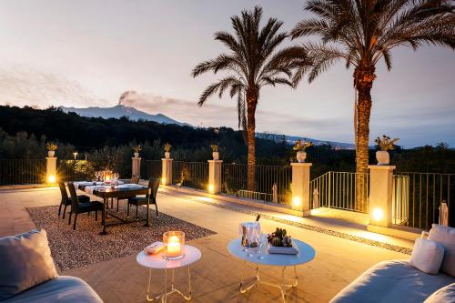 陽台/露台, Donna Carmela Resort & Lodges in 阿奇雷亞萊