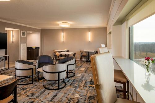 Sheraton Detroit Metro Airport - image 5