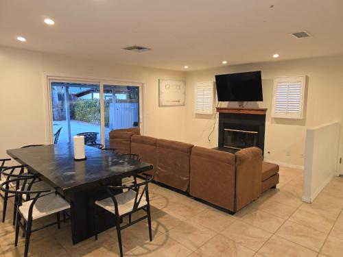 4 Bedroom West Hills Charmer with Pool and Jacuzzi, Los Angeles (fotografie 3)