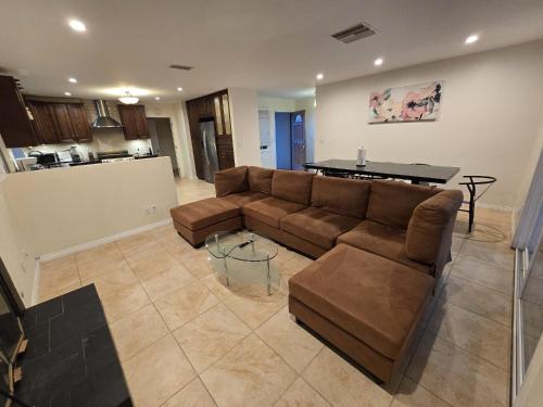 4 Bedroom West Hills Charmer with Pool and Jacuzzi, Los Angeles (fotografie 5)