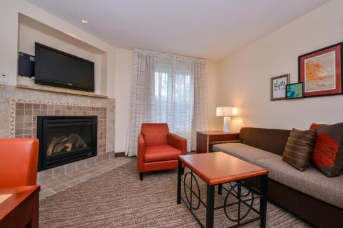Residence Inn by Marriott North Conway - image 10