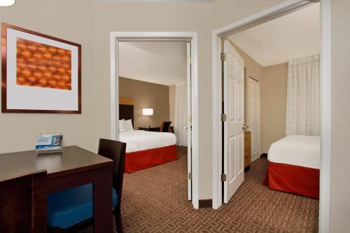 2 bedrooms, 3 beds