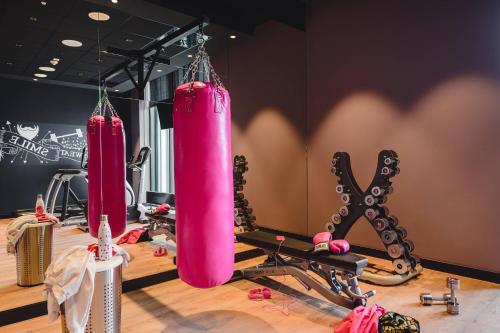 Moxy Poznań Airport - image 9