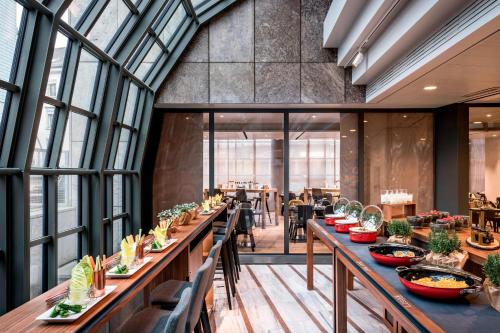 บริการอาหารและห้องอาหารดีเยี่ยม