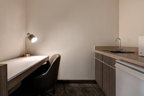SpringHill Suites by Marriott Las Cruces - image 8