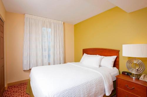 TownePlace Suites Bloomington - image 11
