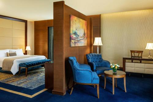 Grand Deluxe Room, Larger Guest room, 1 King, City view, Balcony
