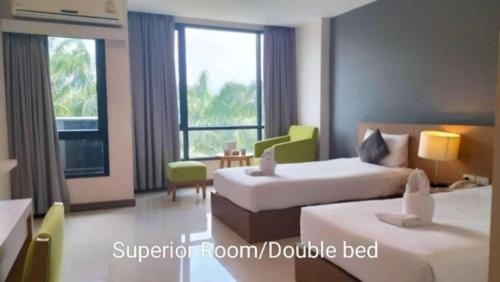 S Tara Grand Hotel Room Type - Superior Twin Room