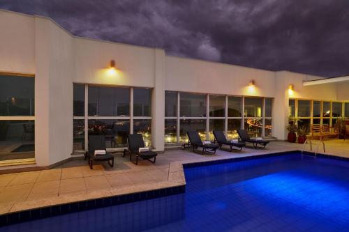 泳池, 維多利亞喜來登酒店 (Sheraton Vitoria Hotel) in 維多利亞