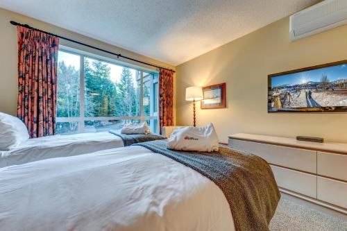 Greystone Lodge 303 Ski-in Out in Whistler, Canada