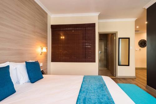 One Bedroom, 1 Bedroom Apartment, 1 King, Sofa bed image 4