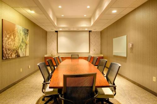SpringHill Suites by Marriott Lawrence Downtown - 회의실/연회장