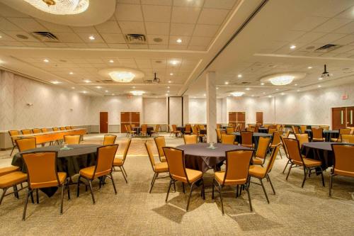 SpringHill Suites by Marriott Lawrence Downtown - 회의실/연회장
