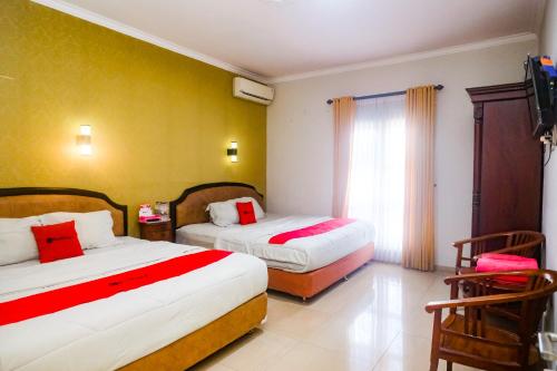 RedDoorz Plus near Adisucipto Airport 2