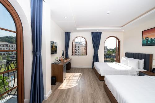 room detail thumbnail 0