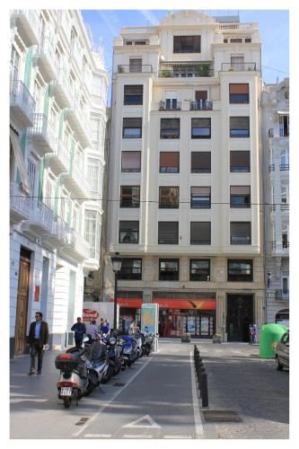 Hi Valencia Boutique - image 6