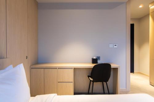 HOMES Red Myeongdong Room Type - Standard Double Room