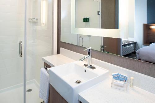 SpringHill Suites by Marriott Kansas City Northeast - image 13