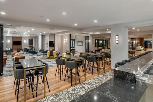 Sheraton Suites Old Town Alexandria - image 14