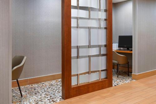SpringHill Suites Scottsdale North - image 7