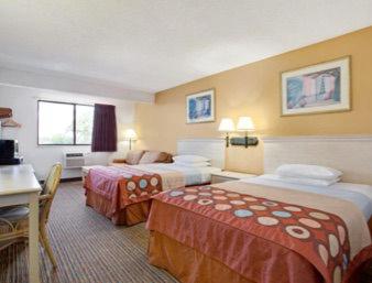 Super8 by Wyndham NEARBY Clearwater St Petersburg International Airport, Clearwater (photo 3)