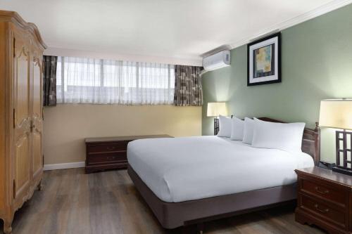 Travelodge by Wyndham Monterey Bay - image 7