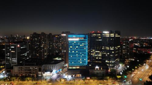 Exterior view, Renaissance Shanghai Putuo Hotel near Saizeriya (Tao Pu Road)
