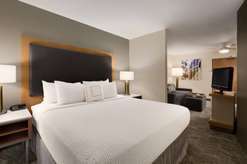 King Suite with Sofa Bed